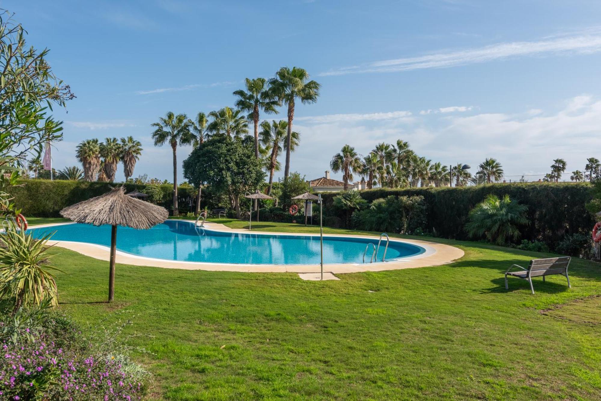 Apartamento Con Piscina - Эстепона Экстерьер фото
