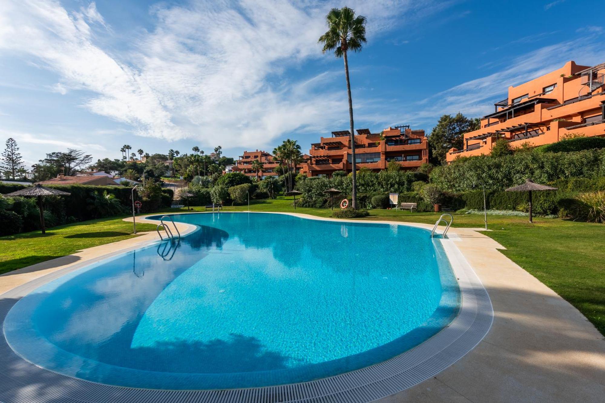 Apartamento Con Piscina - Эстепона Экстерьер фото