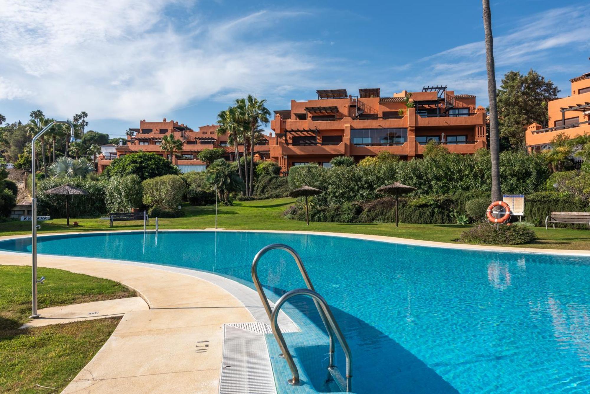 Apartamento Con Piscina - Эстепона Экстерьер фото